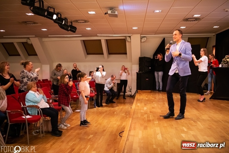 Zdjęcie w galerii na portalu naszraciborz.pl: Era Nowych Kobiet by Joanna Przetakiewicz na Zamku Piastowskim wiadomości z regionu