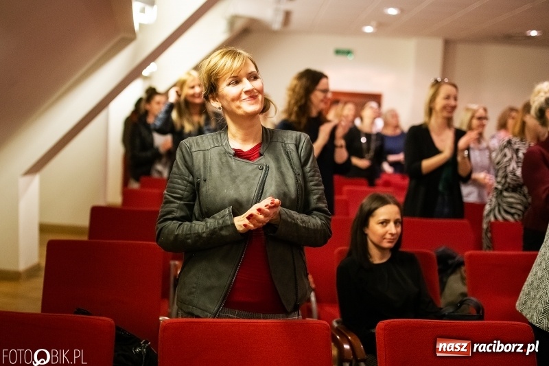 Zdjęcie w galerii na portalu naszraciborz.pl: Era Nowych Kobiet by Joanna Przetakiewicz na Zamku Piastowskim wiadomości z regionu