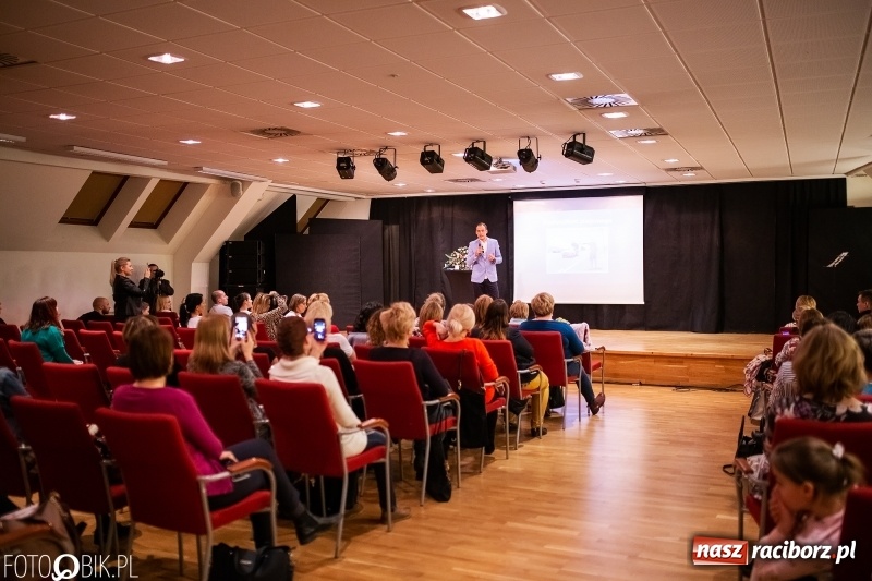 Zdjęcie w galerii na portalu naszraciborz.pl: Era Nowych Kobiet by Joanna Przetakiewicz na Zamku Piastowskim wiadomości z regionu