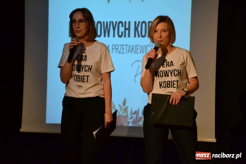 Zdjęcie w galerii na portalu naszraciborz.pl: Era Nowych Kobiet by Joanna Przetakiewicz na Zamku Piastowskim wiadomości z regionu