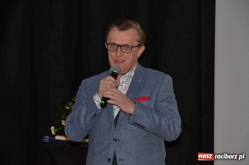 Zdjęcie w galerii na portalu naszraciborz.pl: Era Nowych Kobiet by Joanna Przetakiewicz na Zamku Piastowskim wiadomości z regionu