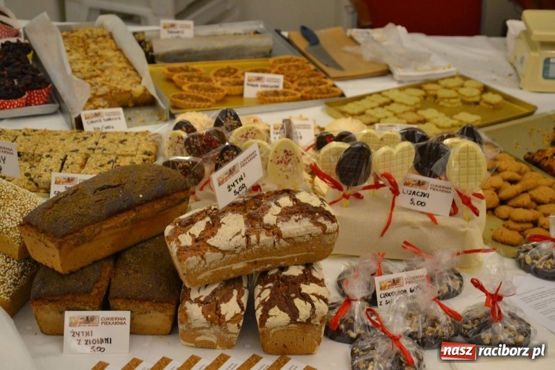 Zdjęcie w galerii na portalu naszraciborz.pl: Era Nowych Kobiet by Joanna Przetakiewicz na Zamku Piastowskim wiadomości z regionu