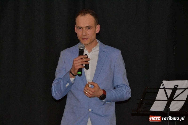 Zdjęcie w galerii na portalu naszraciborz.pl: Era Nowych Kobiet by Joanna Przetakiewicz na Zamku Piastowskim wiadomości z regionu