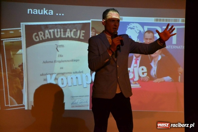 Zdjęcie w galerii na portalu naszraciborz.pl: Era Nowych Kobiet by Joanna Przetakiewicz na Zamku Piastowskim wiadomości z regionu