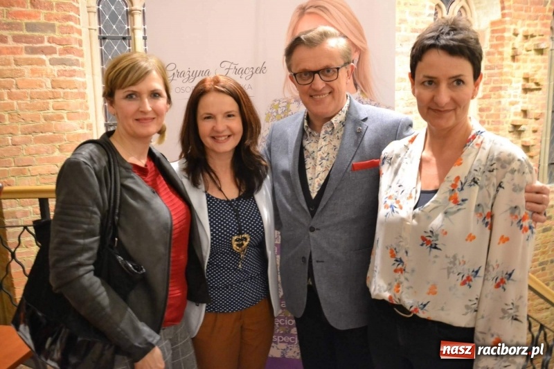 Zdjęcie w galerii na portalu naszraciborz.pl: Era Nowych Kobiet by Joanna Przetakiewicz na Zamku Piastowskim wiadomości z regionu