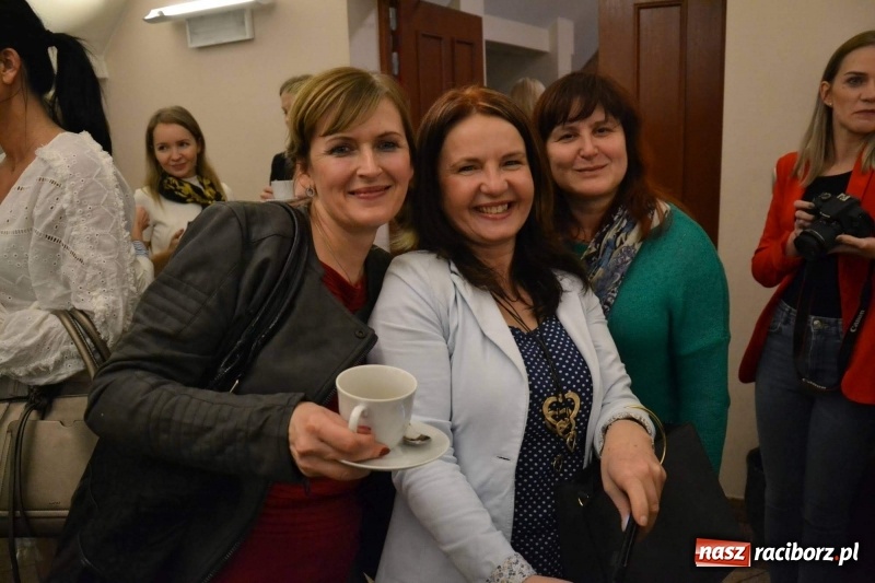 Zdjęcie w galerii na portalu naszraciborz.pl: Era Nowych Kobiet by Joanna Przetakiewicz na Zamku Piastowskim wiadomości z regionu