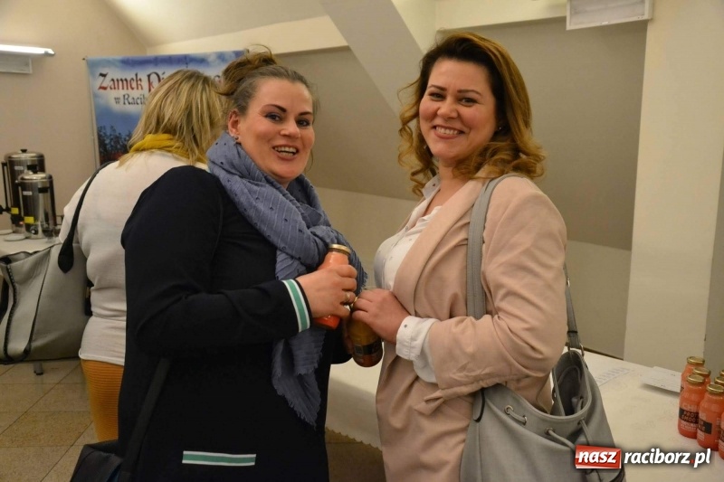 Zdjęcie w galerii na portalu naszraciborz.pl: Era Nowych Kobiet by Joanna Przetakiewicz na Zamku Piastowskim wiadomości z regionu