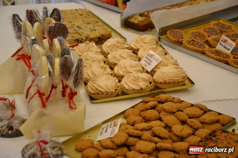 Zdjęcie w galerii na portalu naszraciborz.pl: Era Nowych Kobiet by Joanna Przetakiewicz na Zamku Piastowskim wiadomości z regionu