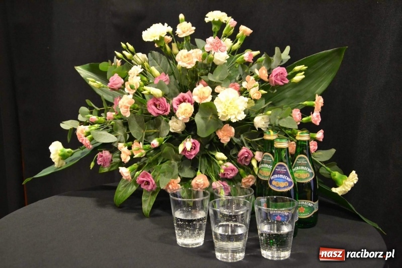 Zdjęcie w galerii na portalu naszraciborz.pl: Era Nowych Kobiet by Joanna Przetakiewicz na Zamku Piastowskim wiadomości z regionu