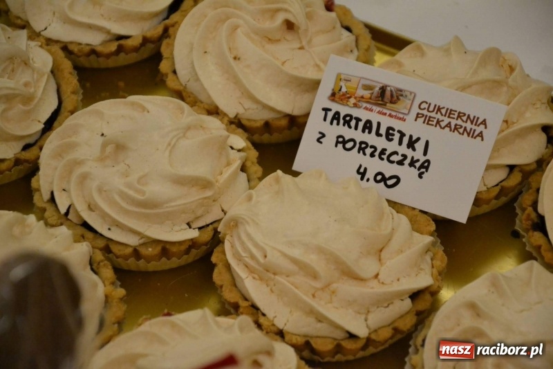 Zdjęcie w galerii na portalu naszraciborz.pl: Era Nowych Kobiet by Joanna Przetakiewicz na Zamku Piastowskim wiadomości z regionu