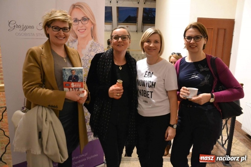 Zdjęcie w galerii na portalu naszraciborz.pl: Era Nowych Kobiet by Joanna Przetakiewicz na Zamku Piastowskim wiadomości z regionu