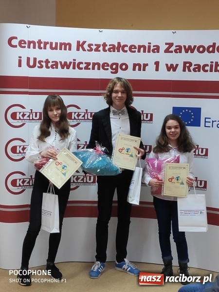 Zdjęcie w galerii na portalu naszraciborz.pl: Mądre Głowy spotkały się w CKZiU nr 1 w Raciborzu wiadomości z regionu