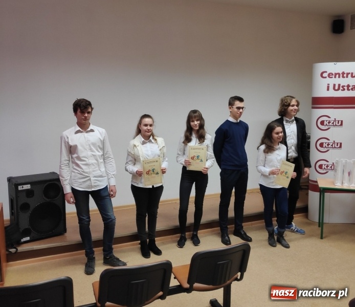 Zdjęcie w galerii na portalu naszraciborz.pl: Mądre Głowy spotkały się w CKZiU nr 1 w Raciborzu wiadomości z regionu