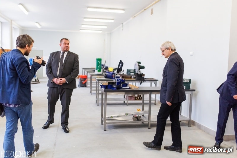 Zdjęcie w galerii na portalu naszraciborz.pl: Siedem kolejnych pracowni do nauki zawodu wiadomości z regionu