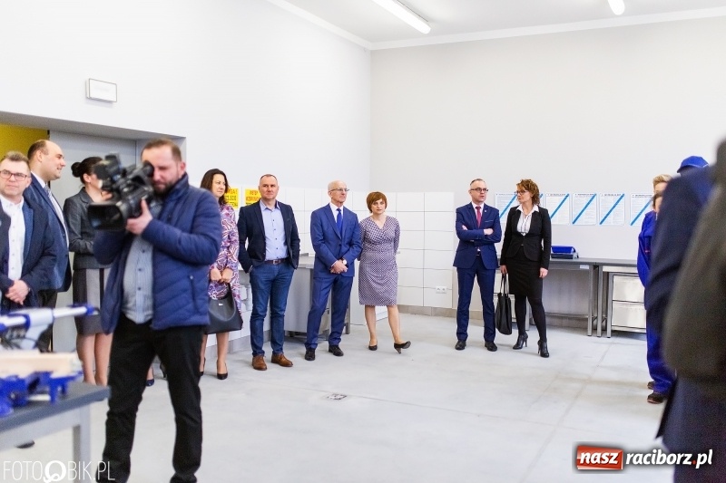 Zdjęcie w galerii na portalu naszraciborz.pl: Siedem kolejnych pracowni do nauki zawodu wiadomości z regionu