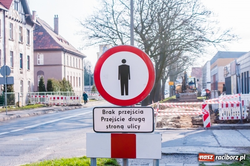 Zdjęcie w galerii na portalu naszraciborz.pl: Uwaga kierowcy! Ruszył remont ulicy Łąkowej i Kościuszki [FOTO i WIDEO] wiadomości z regionu