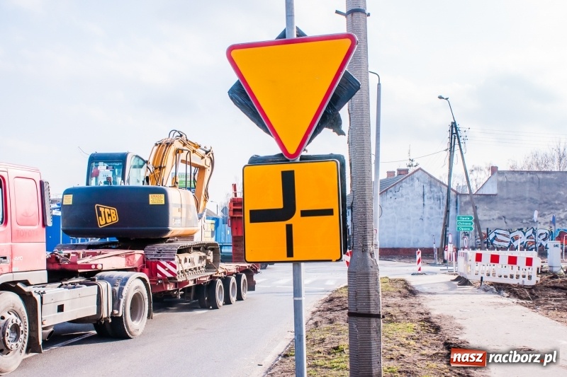 Zdjęcie w galerii na portalu naszraciborz.pl: Uwaga kierowcy! Ruszył remont ulicy Łąkowej i Kościuszki [FOTO i WIDEO] wiadomości z regionu