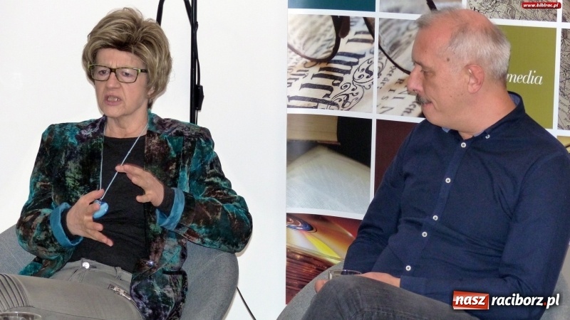 Zdjęcie w galerii na portalu naszraciborz.pl: Duet literacki Maria Ulatowska i Jacek Skowroński odwiedził Racibórz  wiadomości z regionu