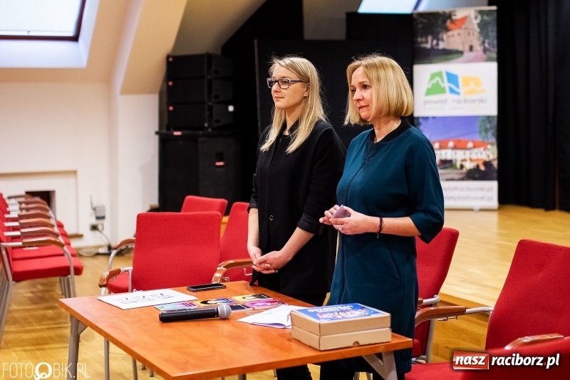 Zdjęcie w galerii na portalu naszraciborz.pl: Na tropie uprzedzeń. Warsztaty na Zamku Piastowskim wiadomości z regionu