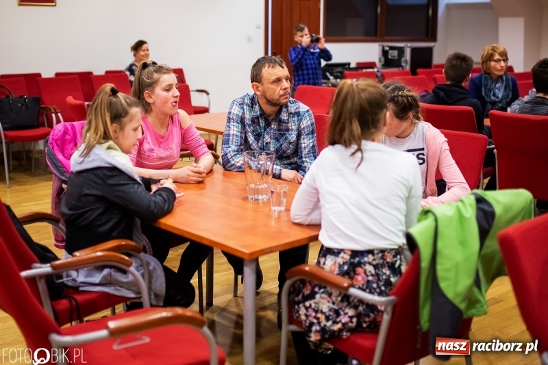 Zdjęcie w galerii na portalu naszraciborz.pl: Na tropie uprzedzeń. Warsztaty na Zamku Piastowskim wiadomości z regionu