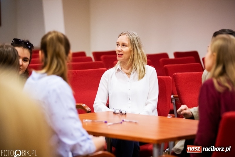 Zdjęcie w galerii na portalu naszraciborz.pl: Na tropie uprzedzeń. Warsztaty na Zamku Piastowskim wiadomości z regionu