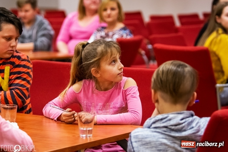 Zdjęcie w galerii na portalu naszraciborz.pl: Na tropie uprzedzeń. Warsztaty na Zamku Piastowskim wiadomości z regionu