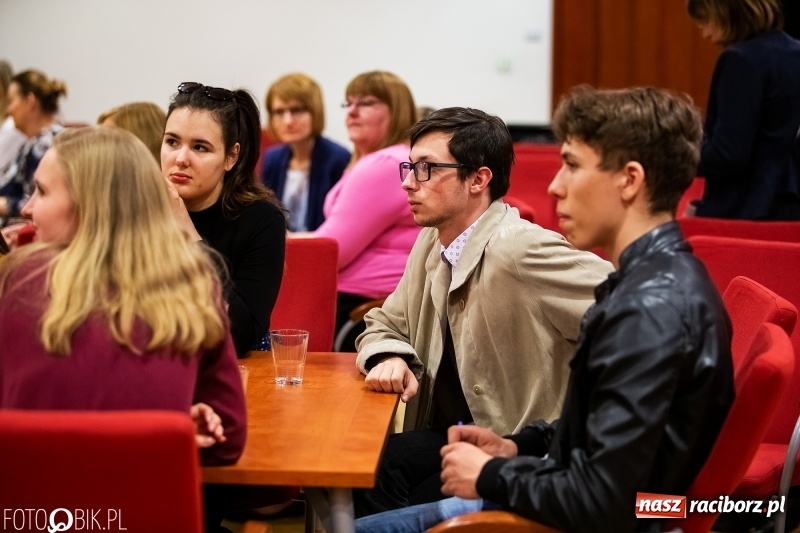 Zdjęcie w galerii na portalu naszraciborz.pl: Na tropie uprzedzeń. Warsztaty na Zamku Piastowskim wiadomości z regionu