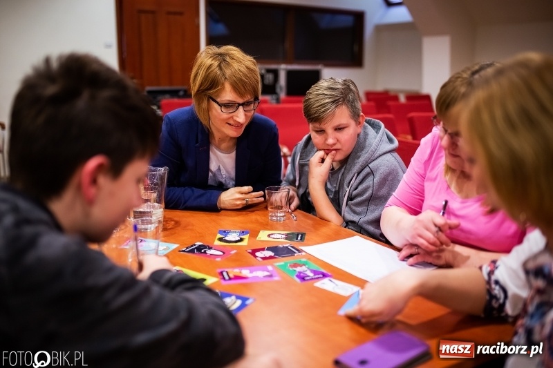 Zdjęcie w galerii na portalu naszraciborz.pl: Na tropie uprzedzeń. Warsztaty na Zamku Piastowskim wiadomości z regionu