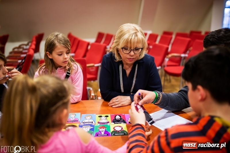 Zdjęcie w galerii na portalu naszraciborz.pl: Na tropie uprzedzeń. Warsztaty na Zamku Piastowskim wiadomości z regionu