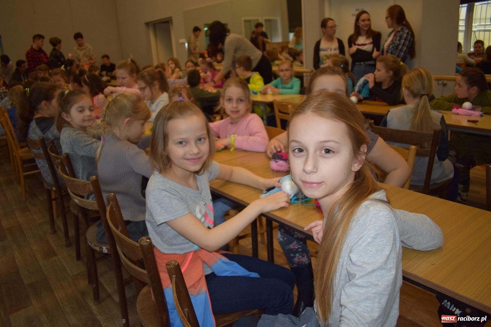 Zdjęcie w galerii na portalu naszraciborz.pl: Warsztaty plastyczne na powitanie wiosny w raciborskim MDK wiadomości z regionu