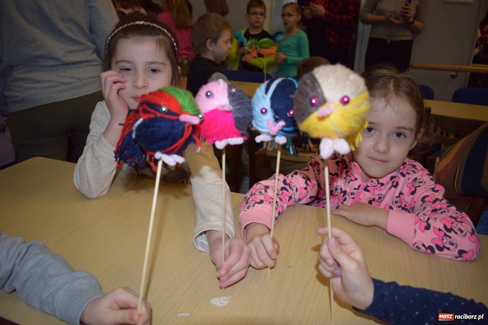 Zdjęcie w galerii na portalu naszraciborz.pl: Warsztaty plastyczne na powitanie wiosny w raciborskim MDK wiadomości z regionu
