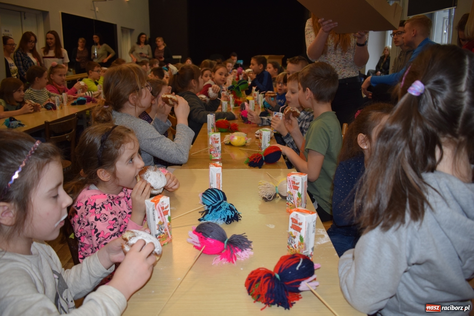 Zdjęcie w galerii na portalu naszraciborz.pl: Warsztaty plastyczne na powitanie wiosny w raciborskim MDK wiadomości z regionu