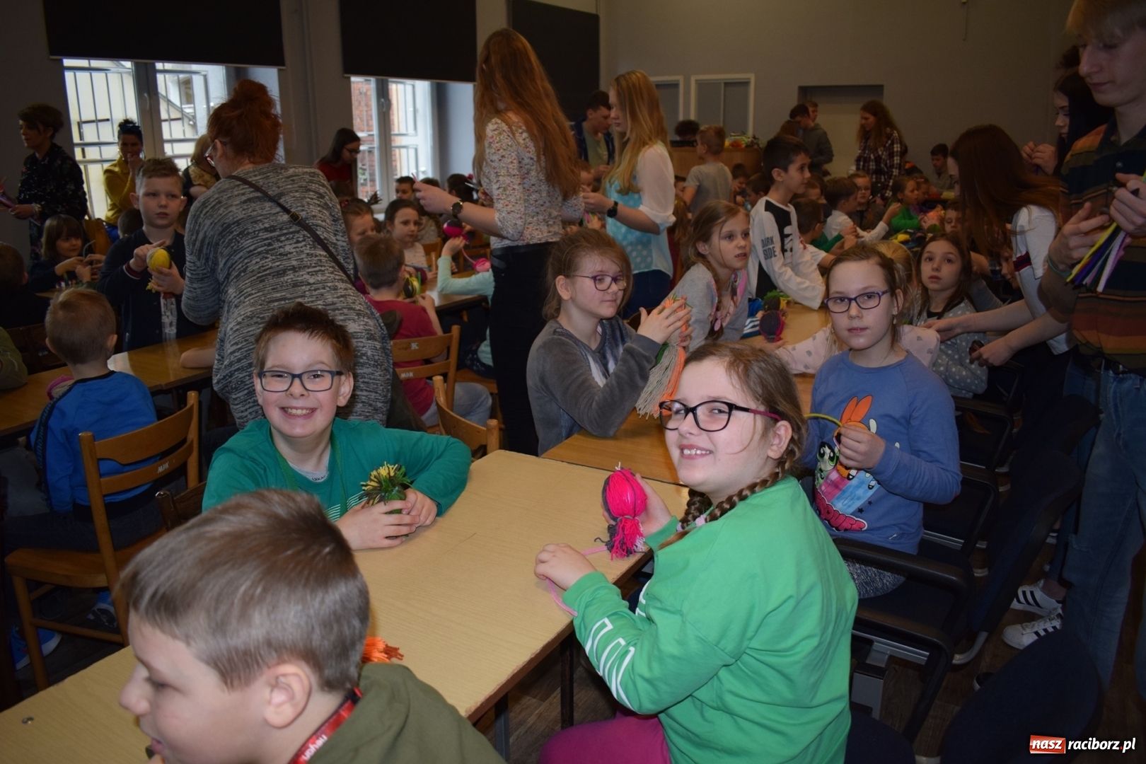 Zdjęcie w galerii na portalu naszraciborz.pl: Warsztaty plastyczne na powitanie wiosny w raciborskim MDK wiadomości z regionu