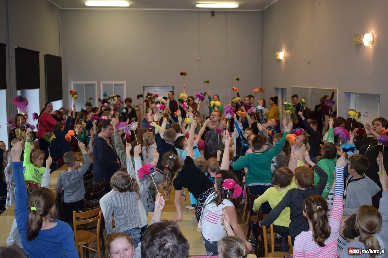 Zdjęcie w galerii na portalu naszraciborz.pl: Warsztaty plastyczne na powitanie wiosny w raciborskim MDK wiadomości z regionu