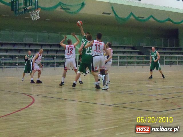 Zdjęcie w galerii na portalu naszraciborz.pl: Koszykówka finały wiadomości z regionu