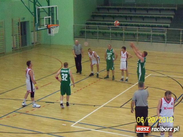 Zdjęcie w galerii na portalu naszraciborz.pl: Koszykówka finały wiadomości z regionu