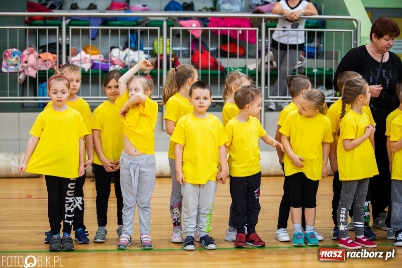 Zdjęcie w galerii na portalu naszraciborz.pl: Raciborscy przedszkolacy powitali wiosnę na sportowo wiadomości z regionu