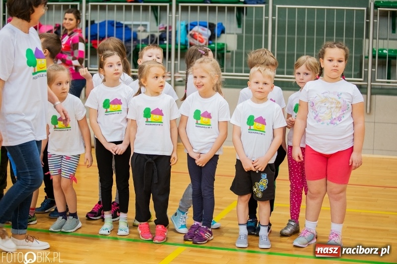 Zdjęcie w galerii na portalu naszraciborz.pl: Raciborscy przedszkolacy powitali wiosnę na sportowo wiadomości z regionu