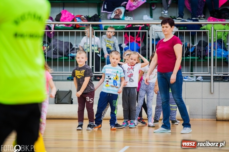Zdjęcie w galerii na portalu naszraciborz.pl: Raciborscy przedszkolacy powitali wiosnę na sportowo wiadomości z regionu