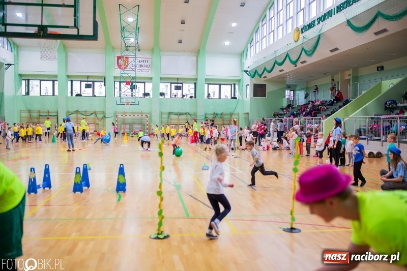 Zdjęcie w galerii na portalu naszraciborz.pl: Raciborscy przedszkolacy powitali wiosnę na sportowo wiadomości z regionu