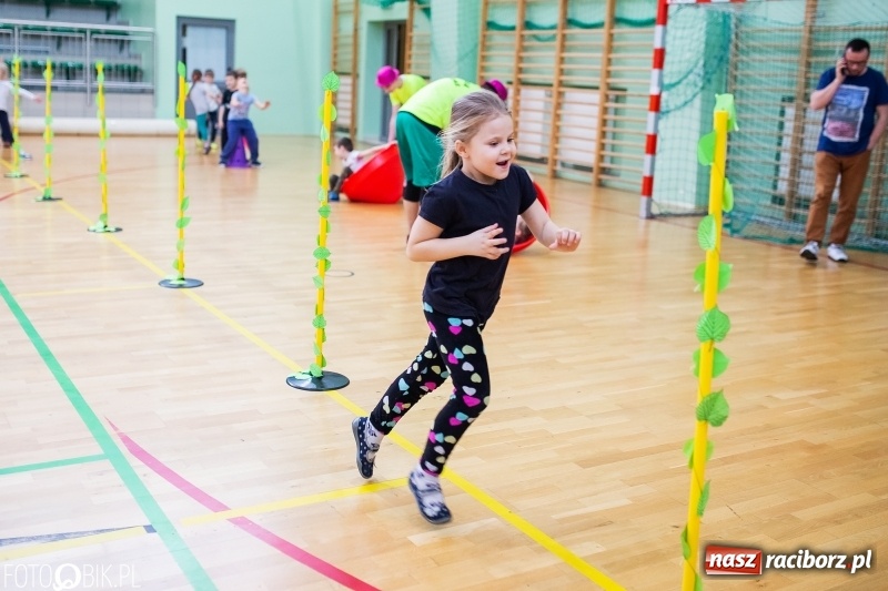Zdjęcie w galerii na portalu naszraciborz.pl: Raciborscy przedszkolacy powitali wiosnę na sportowo wiadomości z regionu