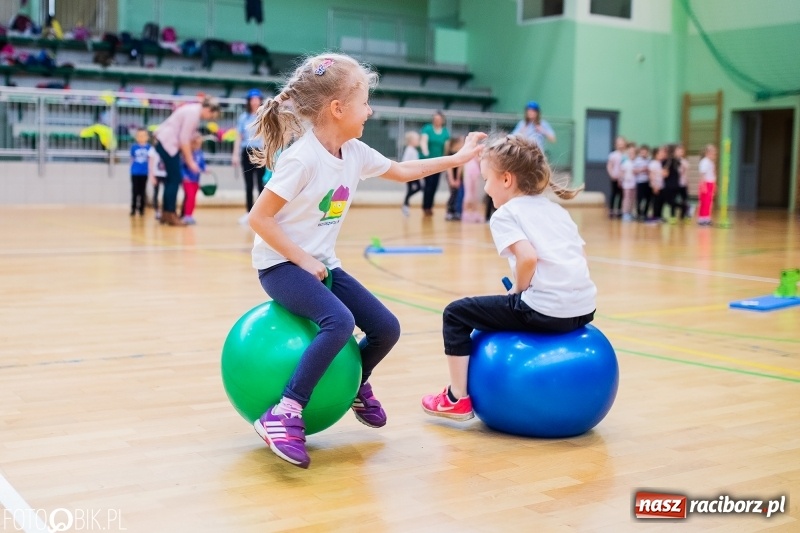 Zdjęcie w galerii na portalu naszraciborz.pl: Raciborscy przedszkolacy powitali wiosnę na sportowo wiadomości z regionu