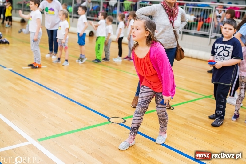 Zdjęcie w galerii na portalu naszraciborz.pl: Raciborscy przedszkolacy powitali wiosnę na sportowo wiadomości z regionu