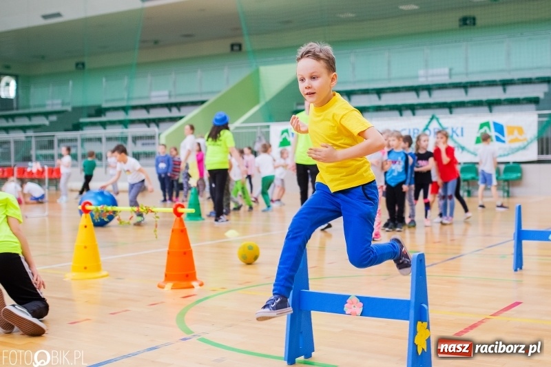 Zdjęcie w galerii na portalu naszraciborz.pl: Raciborscy przedszkolacy powitali wiosnę na sportowo wiadomości z regionu