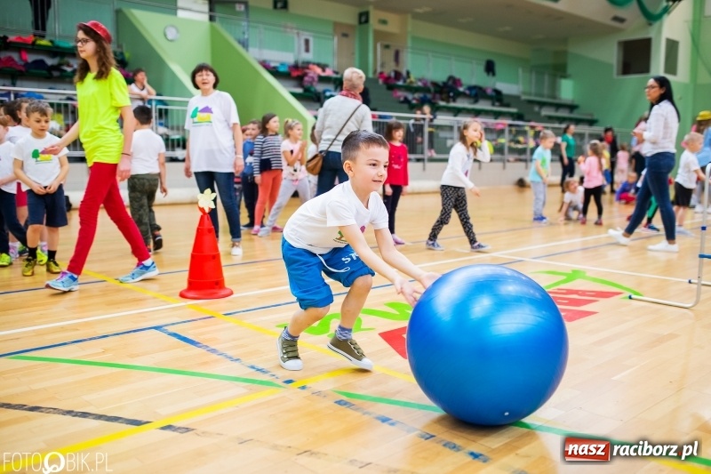 Zdjęcie w galerii na portalu naszraciborz.pl: Raciborscy przedszkolacy powitali wiosnę na sportowo wiadomości z regionu