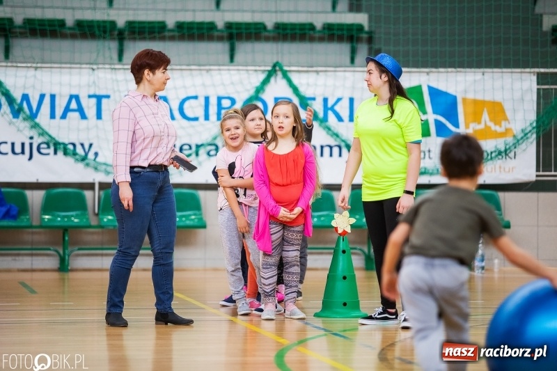 Zdjęcie w galerii na portalu naszraciborz.pl: Raciborscy przedszkolacy powitali wiosnę na sportowo wiadomości z regionu