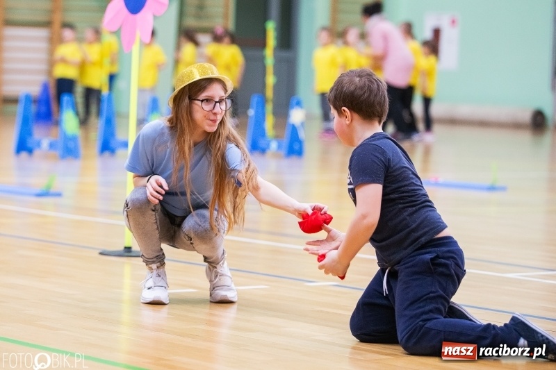 Zdjęcie w galerii na portalu naszraciborz.pl: Raciborscy przedszkolacy powitali wiosnę na sportowo wiadomości z regionu