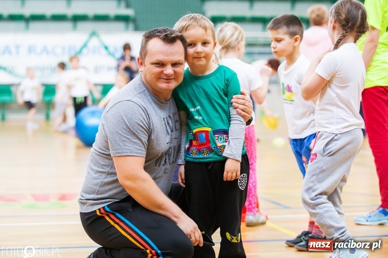 Zdjęcie w galerii na portalu naszraciborz.pl: Raciborscy przedszkolacy powitali wiosnę na sportowo wiadomości z regionu