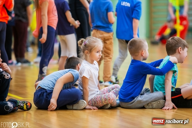 Zdjęcie w galerii na portalu naszraciborz.pl: Raciborscy przedszkolacy powitali wiosnę na sportowo wiadomości z regionu
