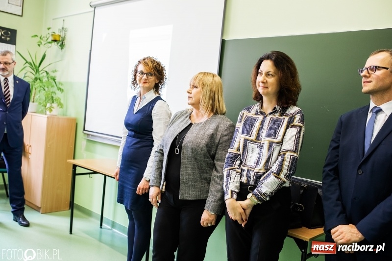 Zdjęcie w galerii na portalu naszraciborz.pl: Raciborski Ekonomik ma laboratorium reklamy wiadomości z regionu